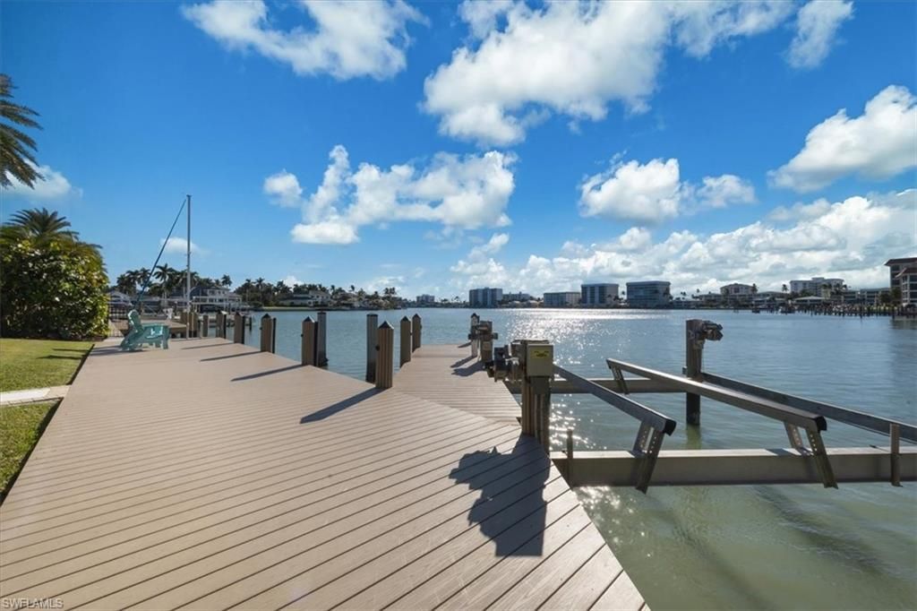 2825 Leeward Ln, Naples, FL 34103 Photo