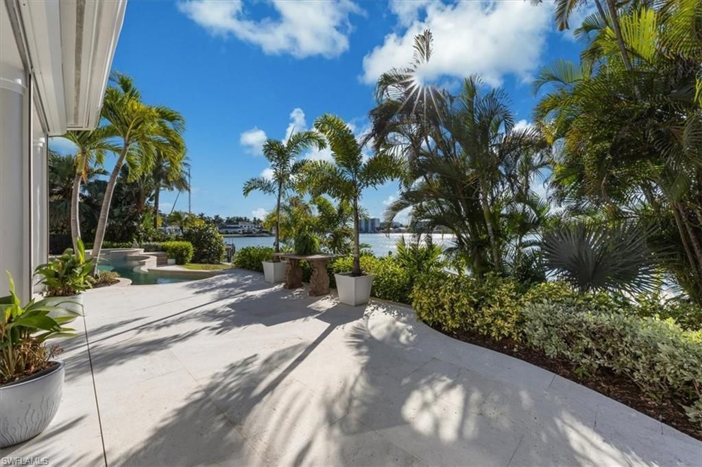 2825 Leeward Ln, Naples, FL 34103 Photo