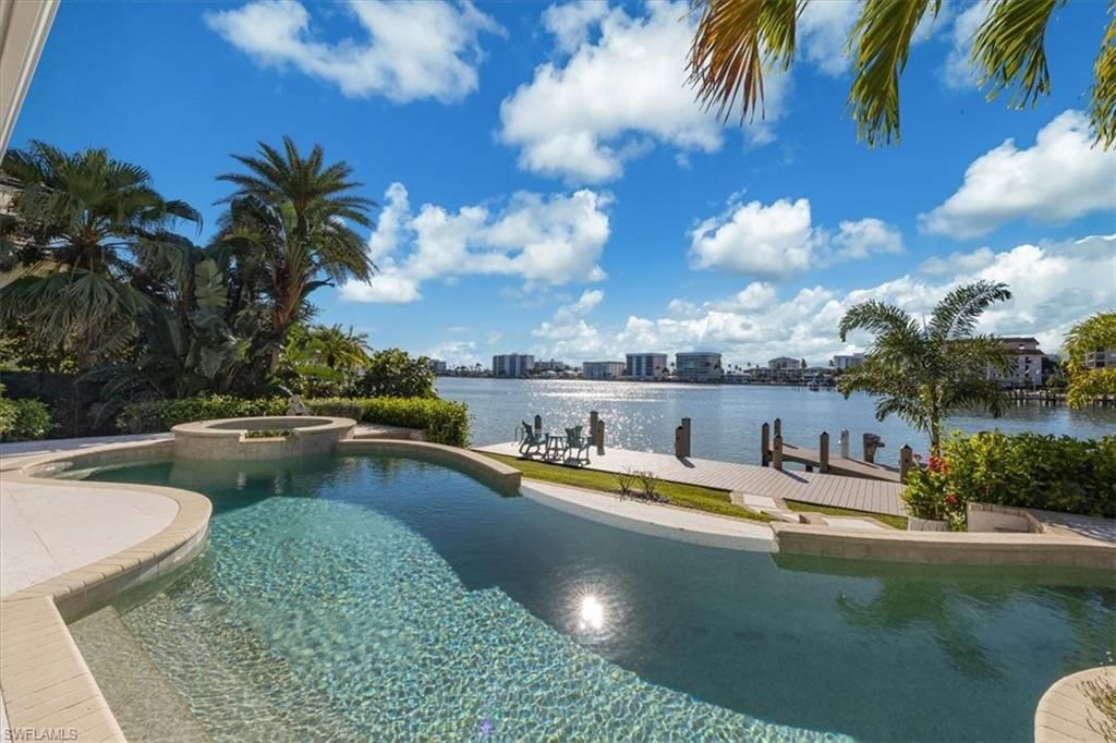 2825 Leeward Ln, Naples, FL 34103 Photo