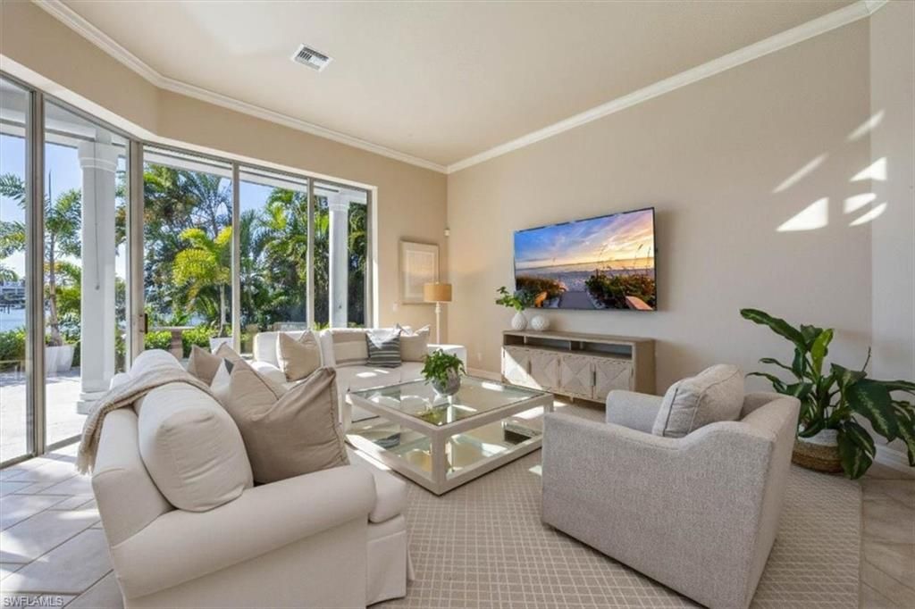 2825 Leeward Ln, Naples, FL 34103 Photo