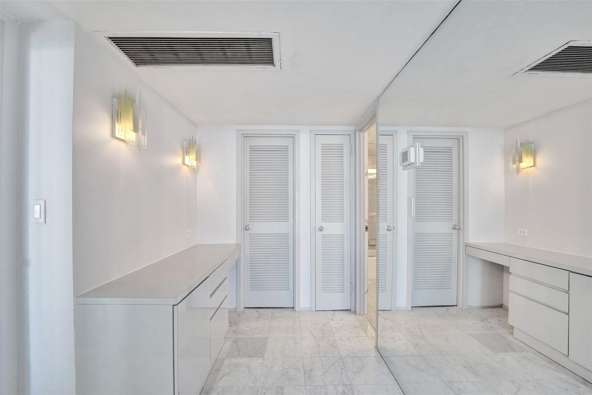 3140 S Ocean Drive, Unit 2206, Hallandale Beach, FL 33009 Photo