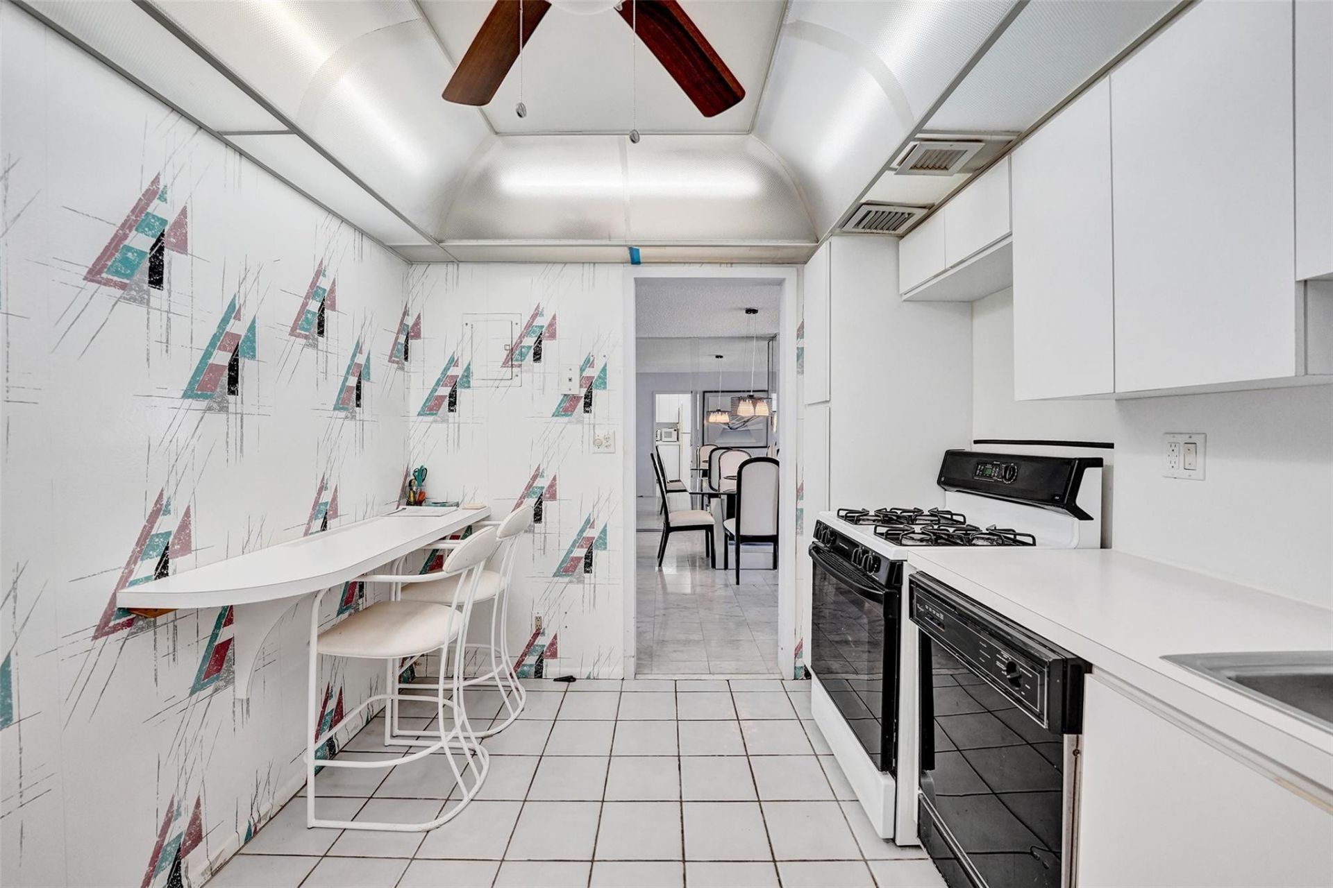 3140 S Ocean Drive, Unit 2206, Hallandale Beach, FL 33009 Photo