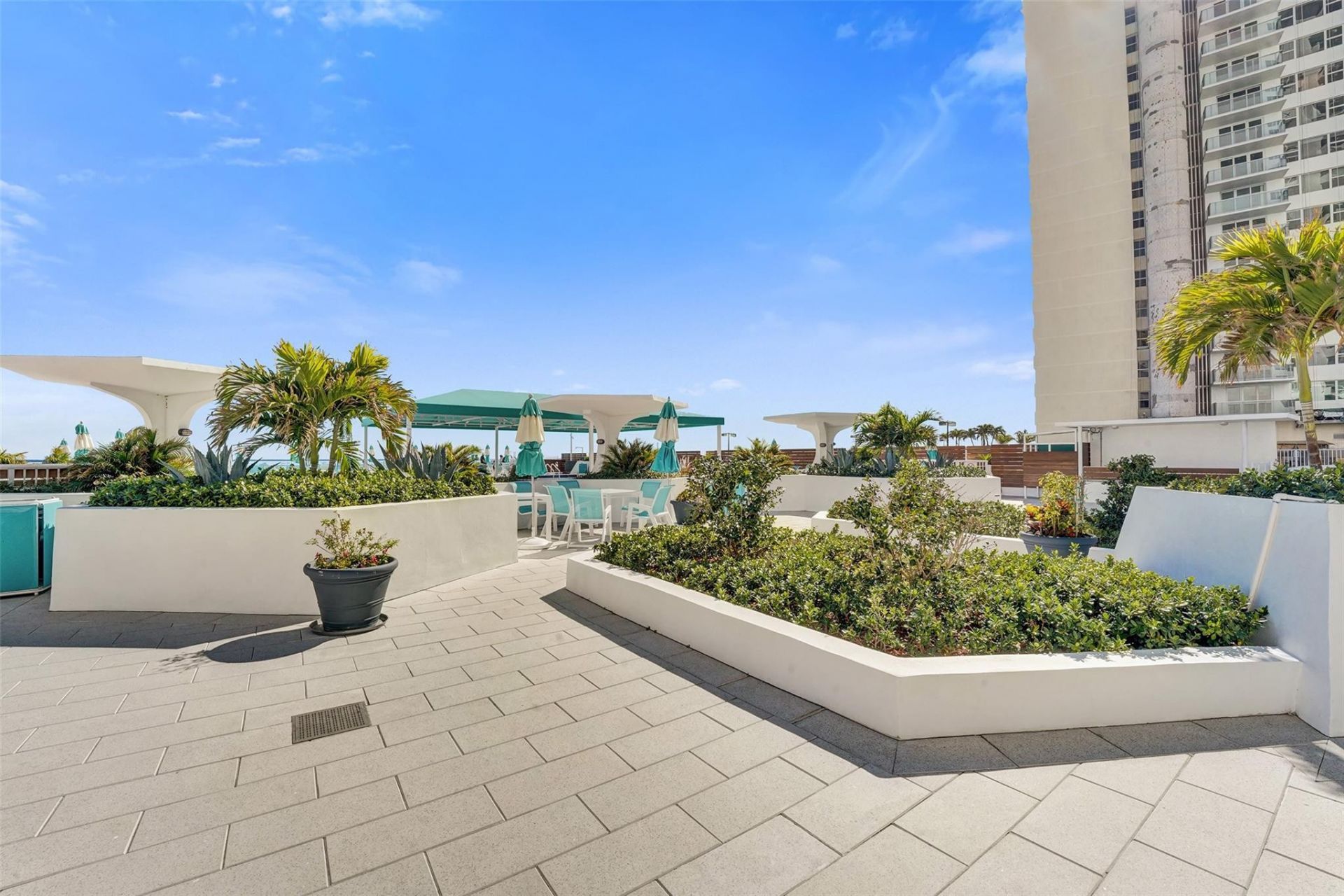 3140 S Ocean Drive, Unit 2206, Hallandale Beach, FL 33009 Photo