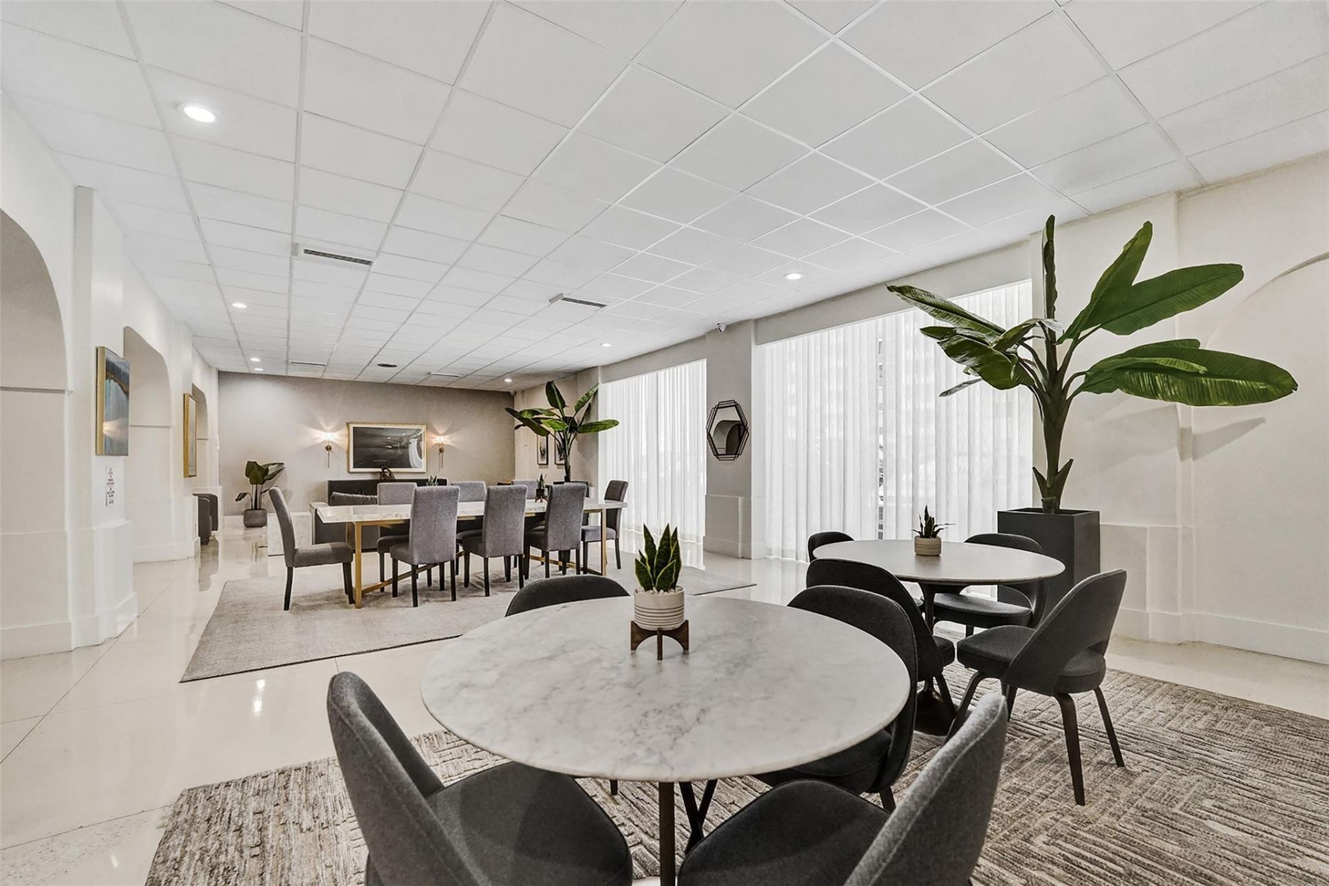 3140 S Ocean Drive, Unit 2206, Hallandale Beach, FL 33009 Photo