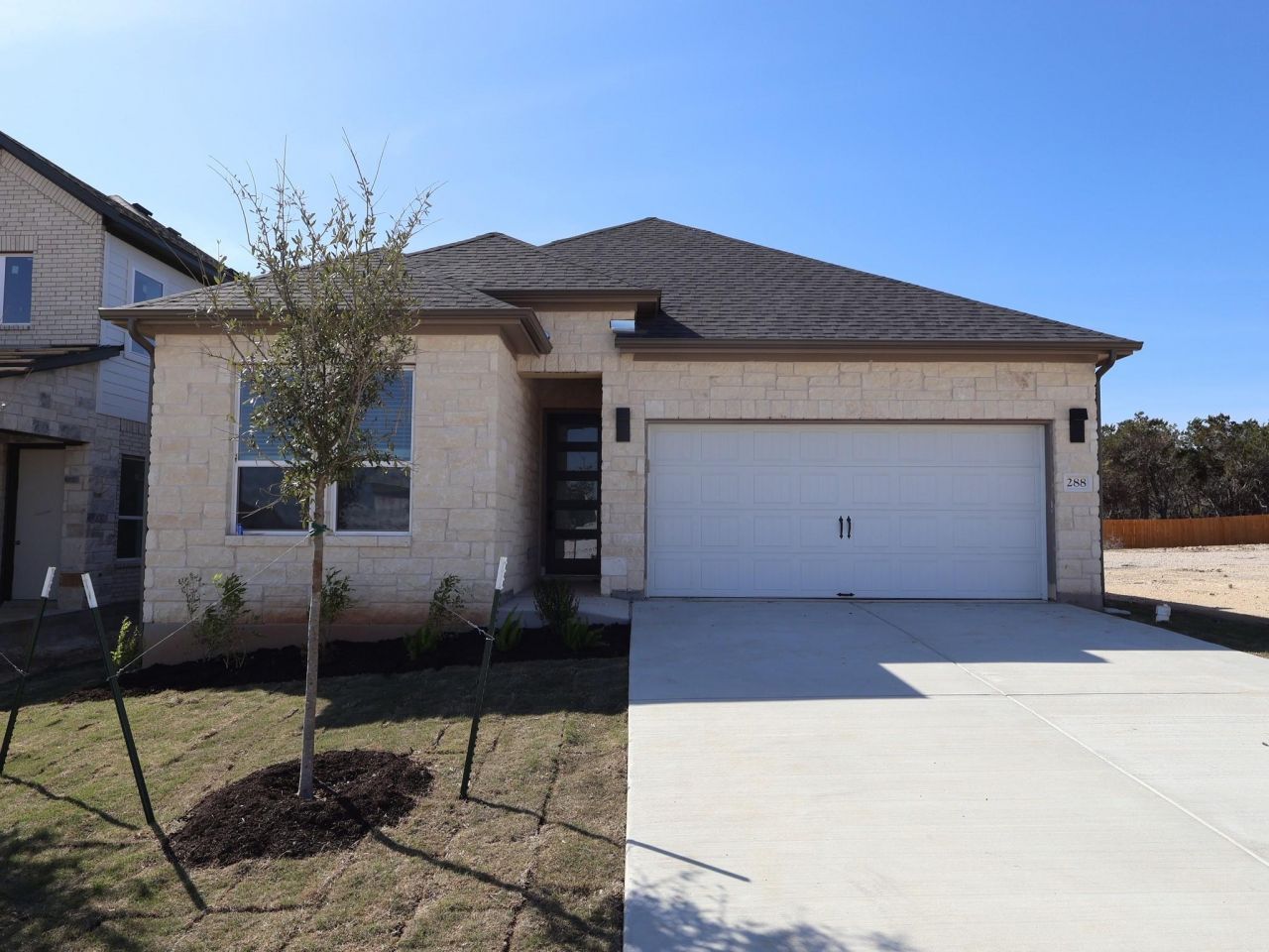 288 Bishop Wood Rd, Dripping Springs, TX 78620 Main Photo