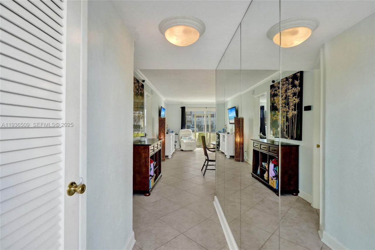 2600 Diana Dr , Unit 104, Hallandale Beach, FL 33009 Photo
