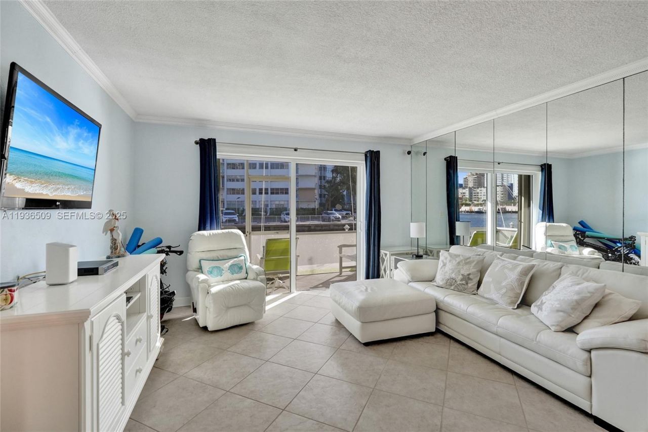 2600 Diana Dr , Unit 104, Hallandale Beach, FL 33009 Photo