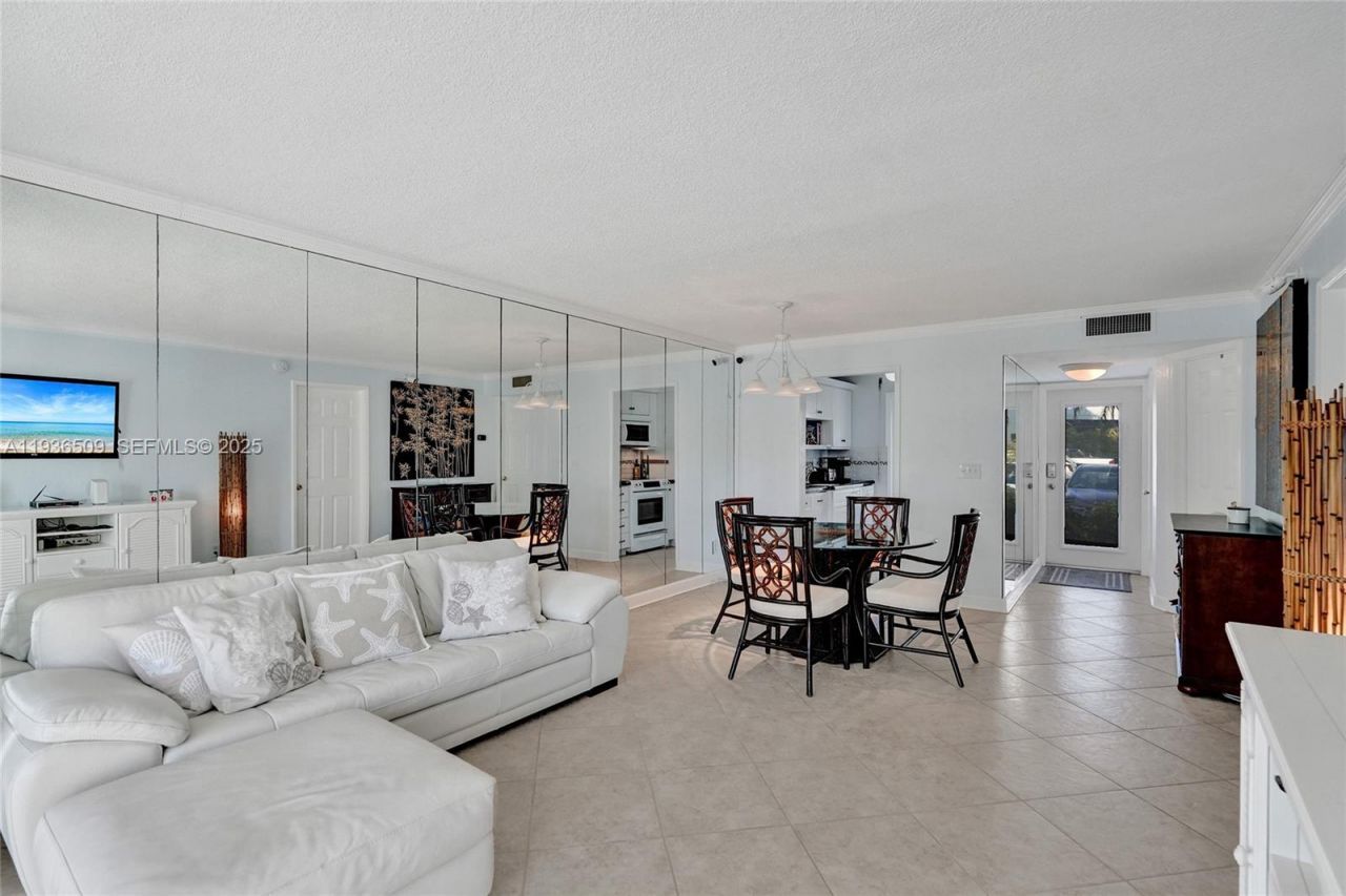 2600 Diana Dr , Unit 104, Hallandale Beach, FL 33009 Photo