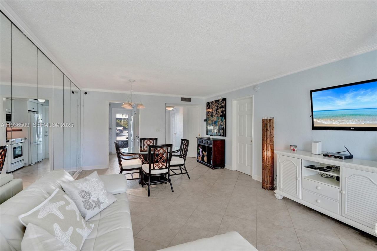 2600 Diana Dr , Unit 104, Hallandale Beach, FL 33009 Photo