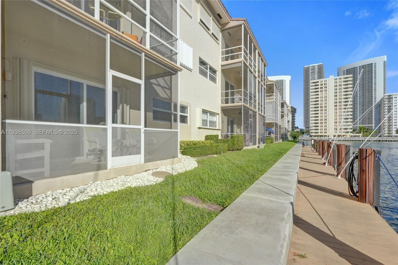 2600 Diana Dr , Unit 104, Hallandale Beach, FL 33009 Photo