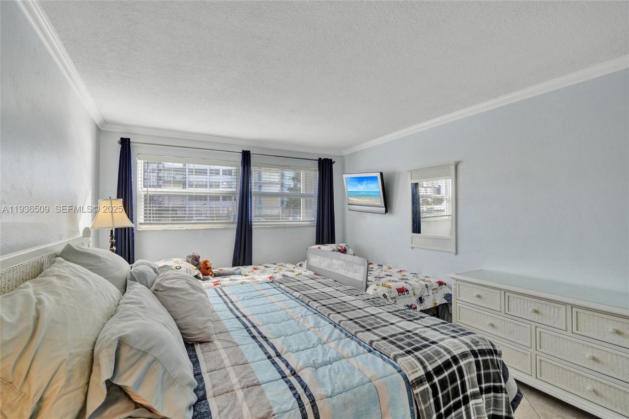 2600 Diana Dr , Unit 104, Hallandale Beach, FL 33009 Photo