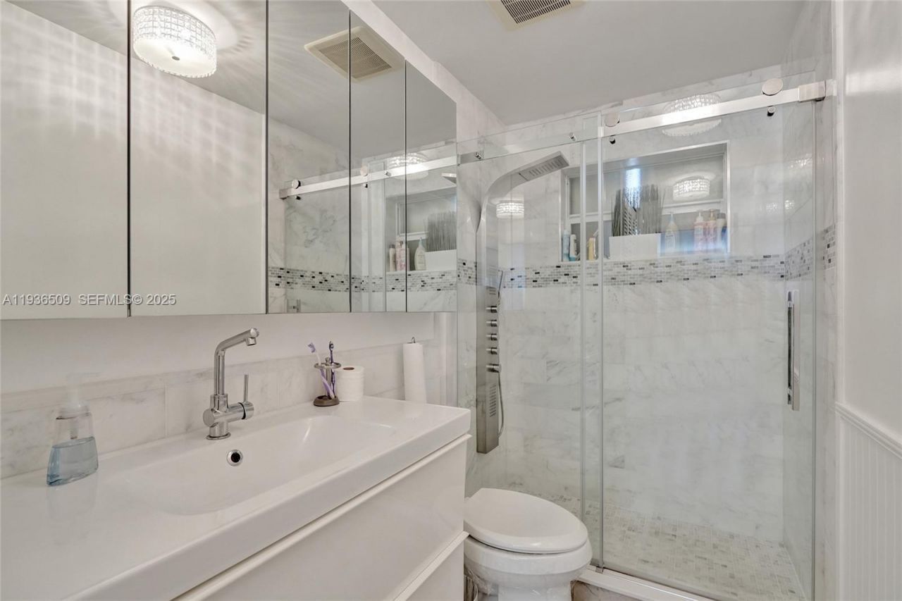 2600 Diana Dr , Unit 104, Hallandale Beach, FL 33009 Photo