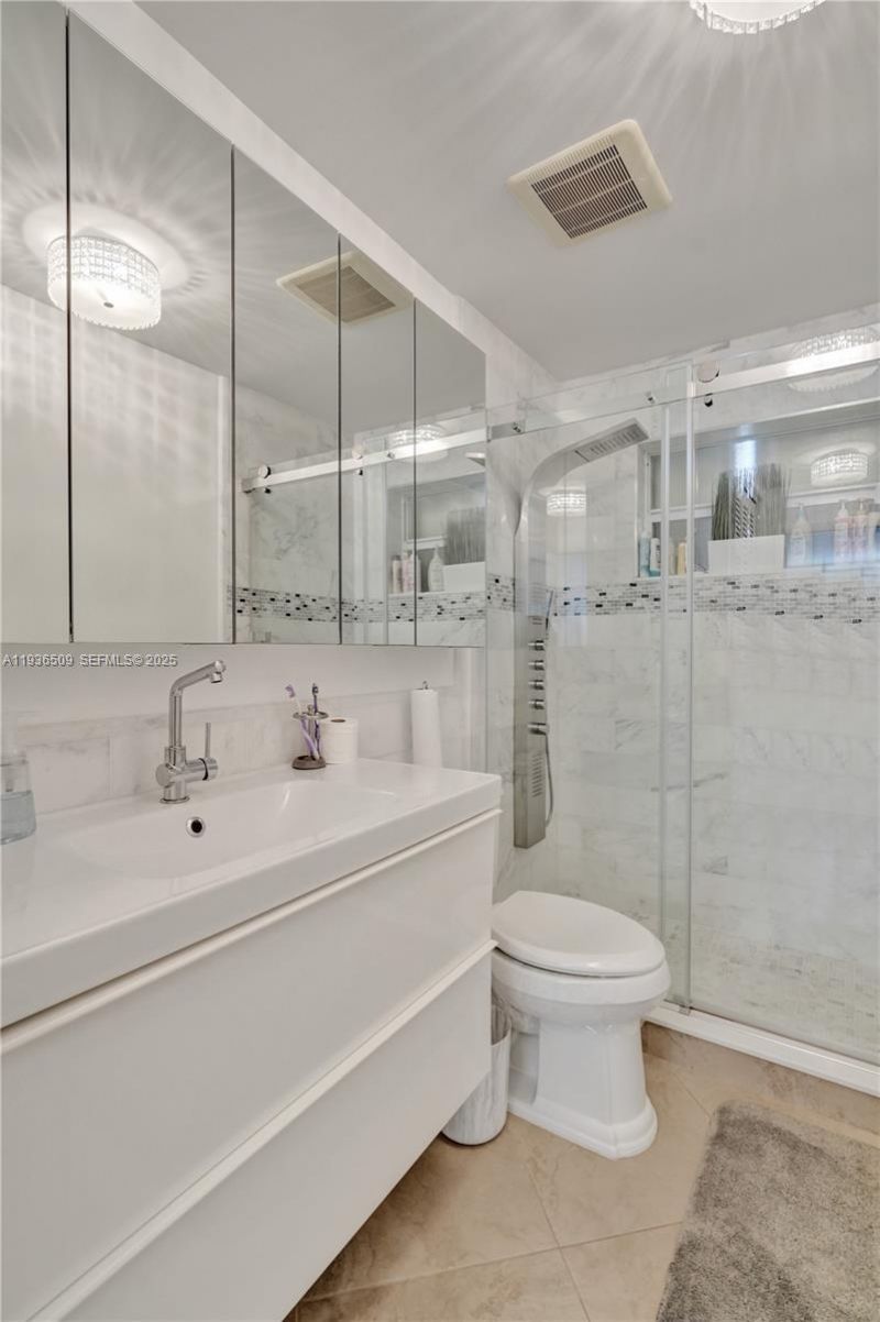 2600 Diana Dr , Unit 104, Hallandale Beach, FL 33009 Photo