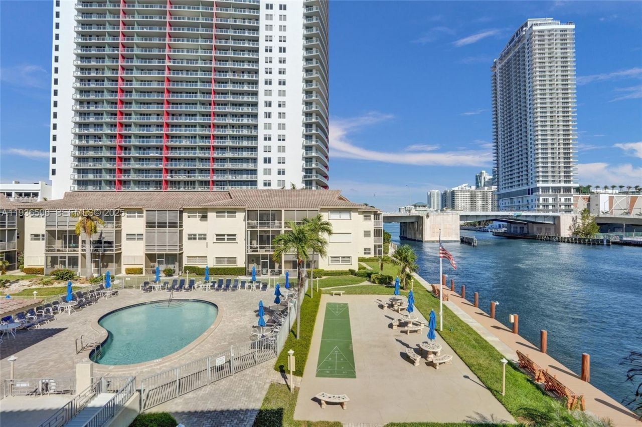 2600 Diana Dr , Unit 104, Hallandale Beach, FL 33009 Photo