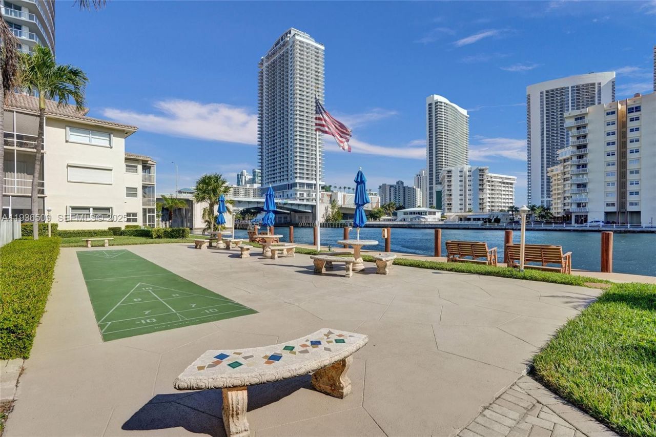 2600 Diana Dr , Unit 104, Hallandale Beach, FL 33009 Photo