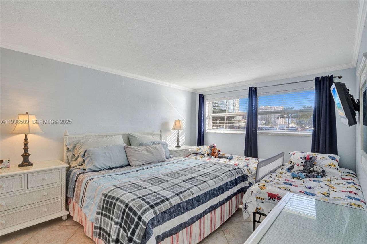 2600 Diana Dr , Unit 104, Hallandale Beach, FL 33009 Photo