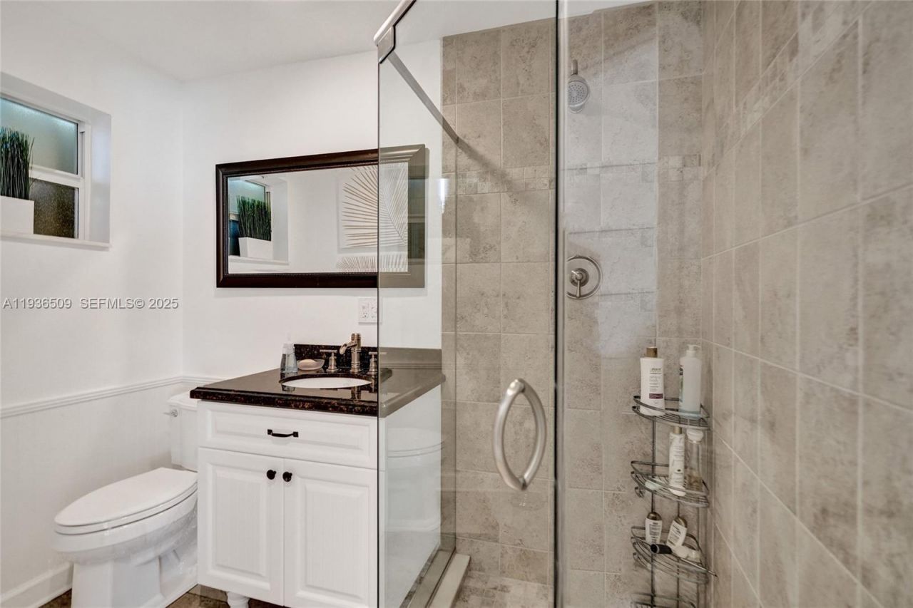 2600 Diana Dr , Unit 104, Hallandale Beach, FL 33009 Photo