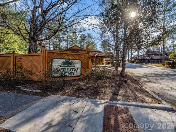 520 Courtwood Lane, Unit 4, Hendersonville, NC 28739