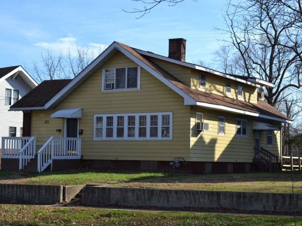 321 W WALNUT Street, Carbondale, IL 62901