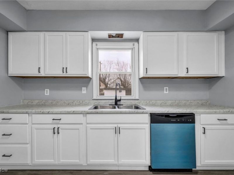 2153 W 106th Street, Cleveland, OH 44102 Photo 16