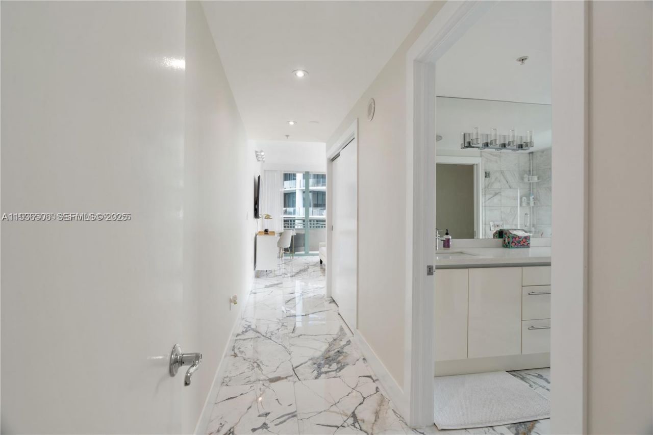 3400 SW 27th Ave, Unit 605, Miami, FL 33133 Photo