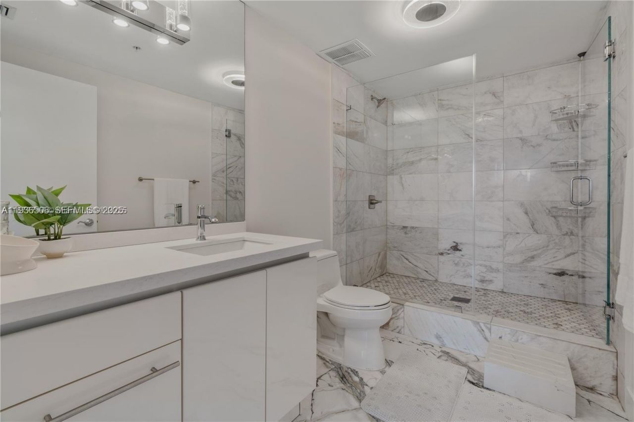 3400 SW 27th Ave, Unit 605, Miami, FL 33133 Photo