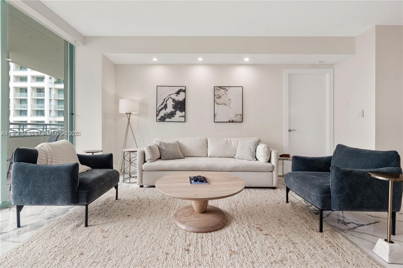 3400 SW 27th Ave, Unit 605, Miami, FL 33133 Photo