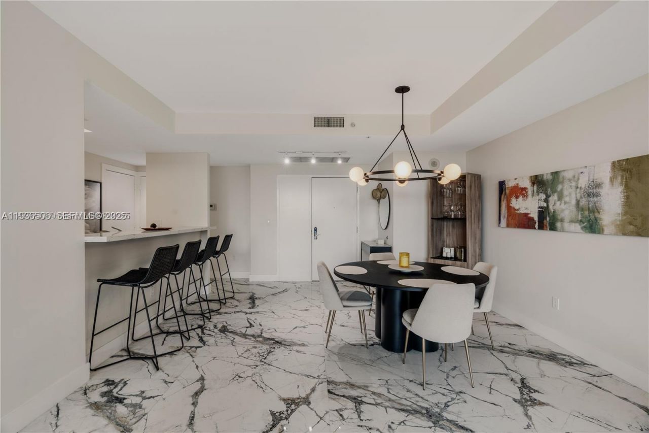 3400 SW 27th Ave, Unit 605, Miami, FL 33133 Photo