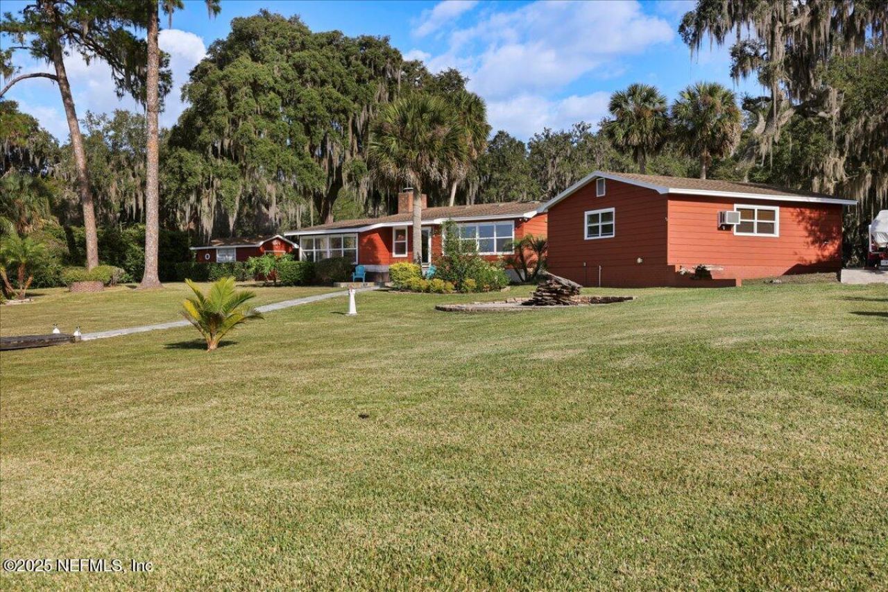 802 Lemon Avenue, Crescent City, FL 32112 Photo