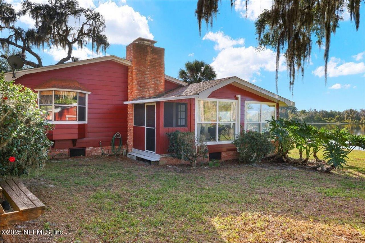 802 Lemon Avenue, Crescent City, FL 32112 Photo