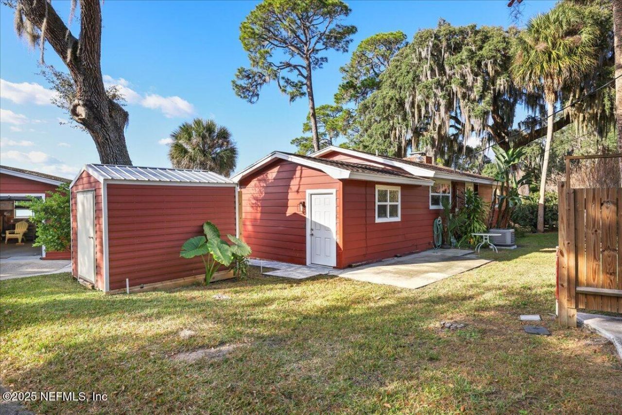 802 Lemon Avenue, Crescent City, FL 32112 Photo