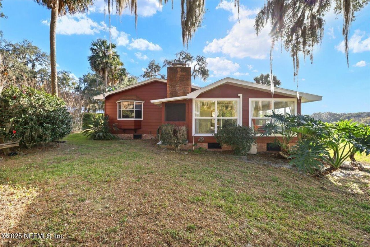 802 Lemon Avenue, Crescent City, FL 32112 Photo