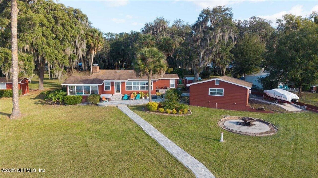 802 Lemon Avenue, Crescent City, FL 32112 Photo