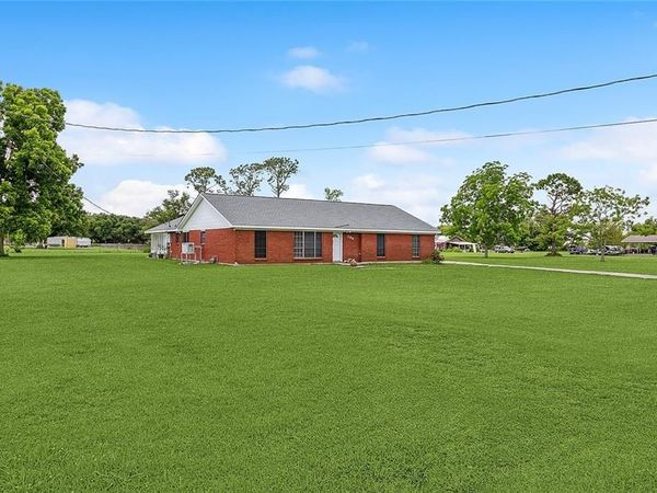 136 MICHAEL Drive, Des Allemands, LA 70030