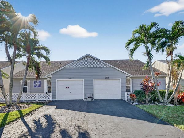 2540 SE Tropical East Circle E, Port Saint Lucie, FL 34952