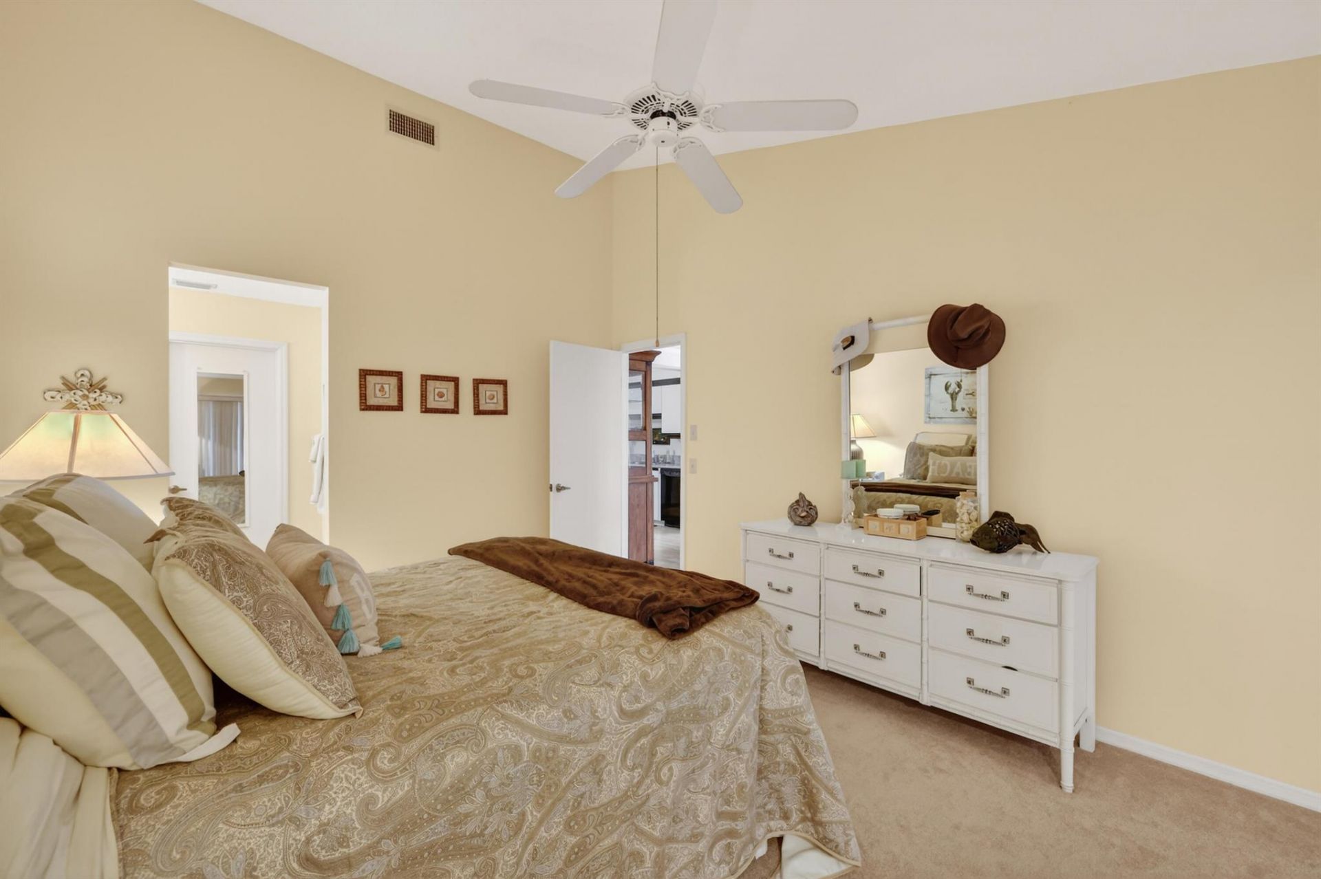 2540 SE Tropical East Circle E, Port Saint Lucie, FL 34952 Photo