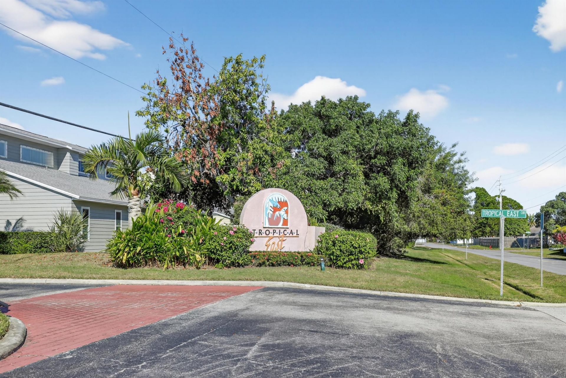 2540 SE Tropical East Circle E, Port Saint Lucie, FL 34952 Photo