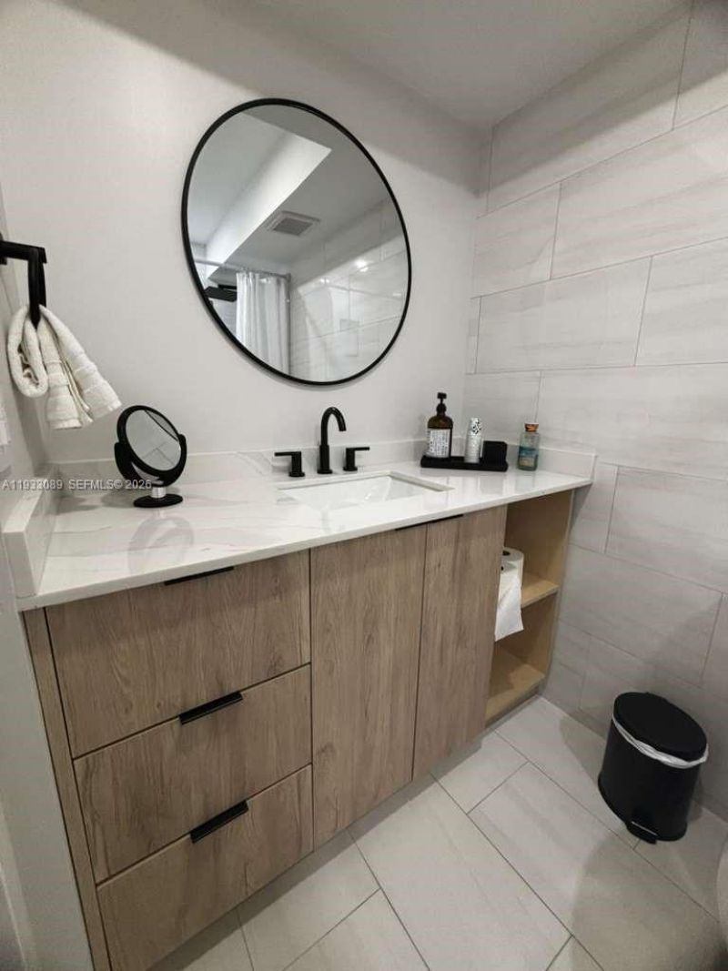 251 174th St, Unit 1215, Sunny Isles Beach, FL 33160 Photo