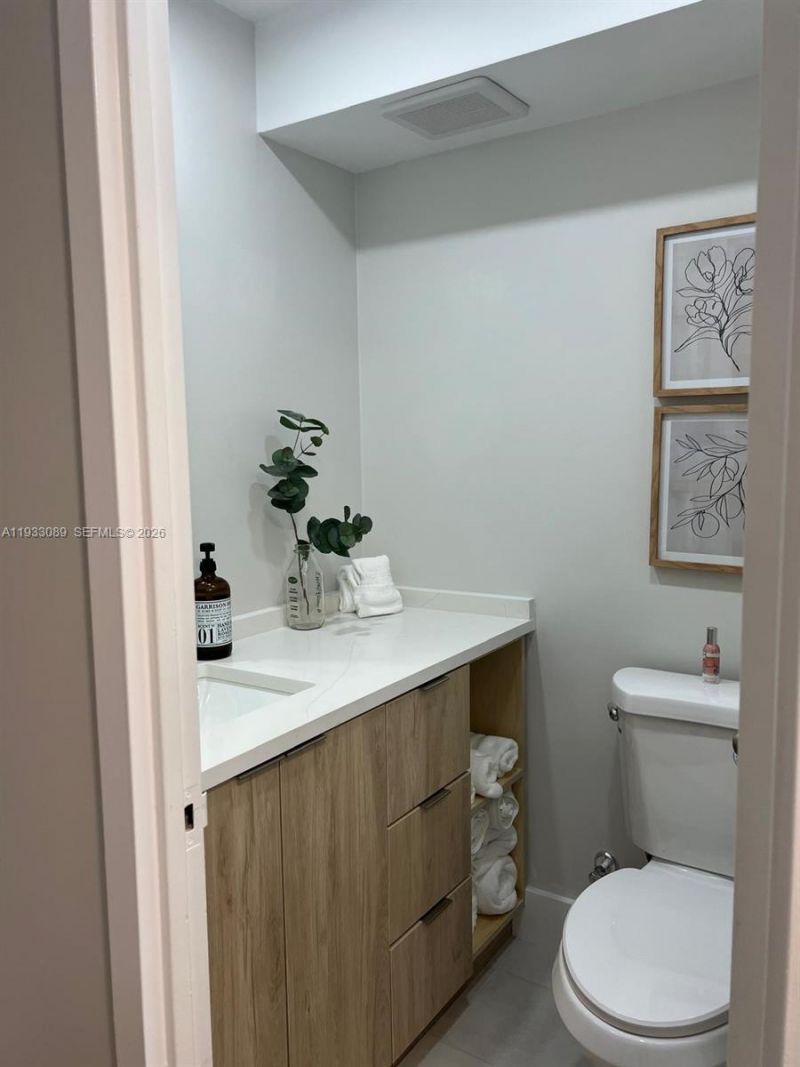 251 174th St, Unit 1215, Sunny Isles Beach, FL 33160 Photo