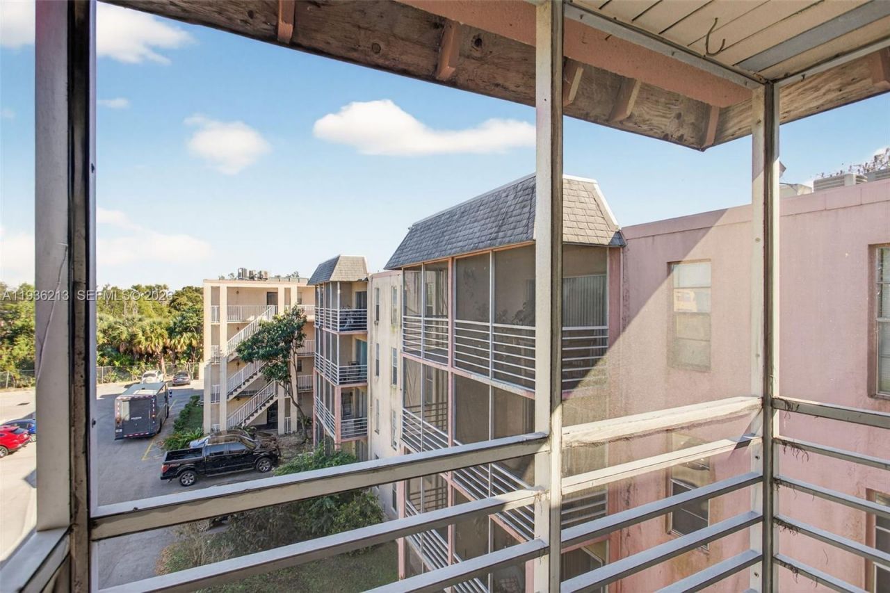 2800 NW 56th Ave, Unit C408, Lauderhill, FL 33313 Photo