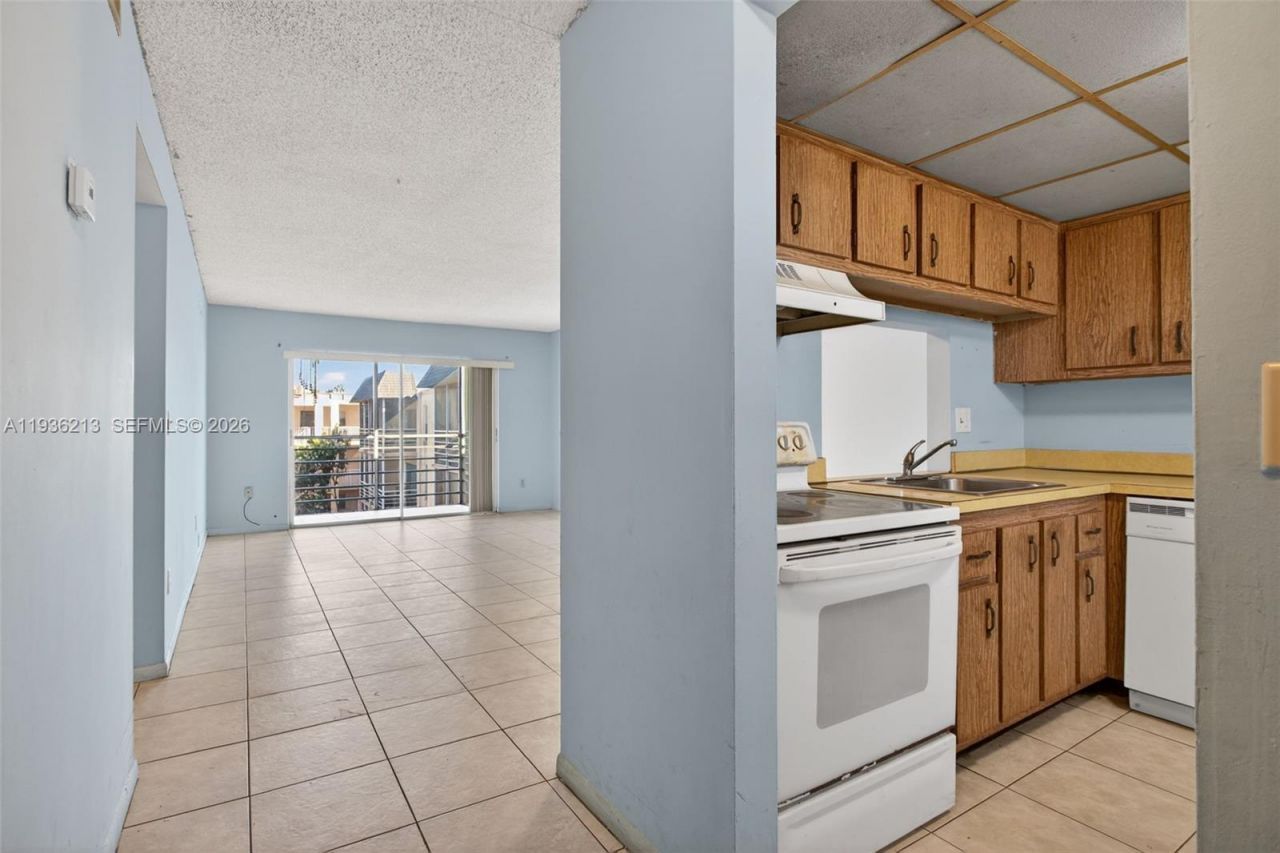 2800 NW 56th Ave, Unit C408, Lauderhill, FL 33313 Photo