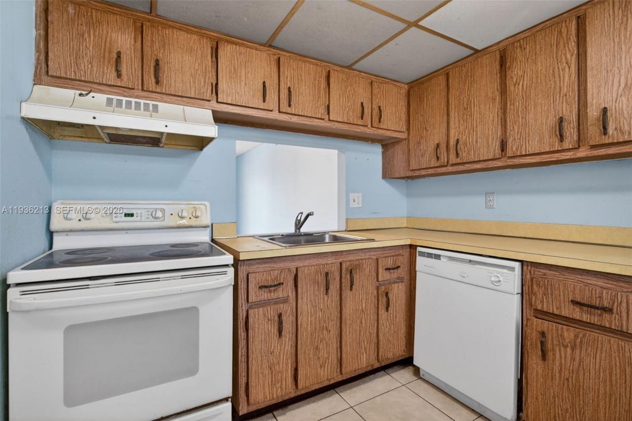 2800 NW 56th Ave, Unit C408, Lauderhill, FL 33313 Photo