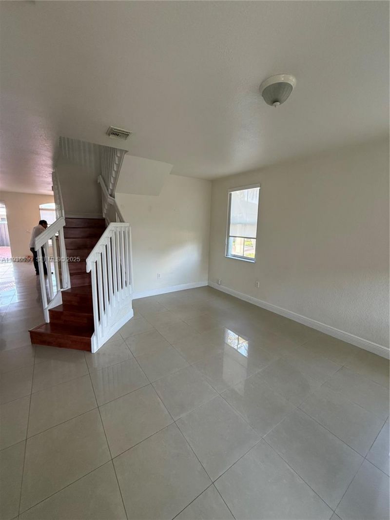 904 SW 154th Path, Miami, FL 33194 Photo