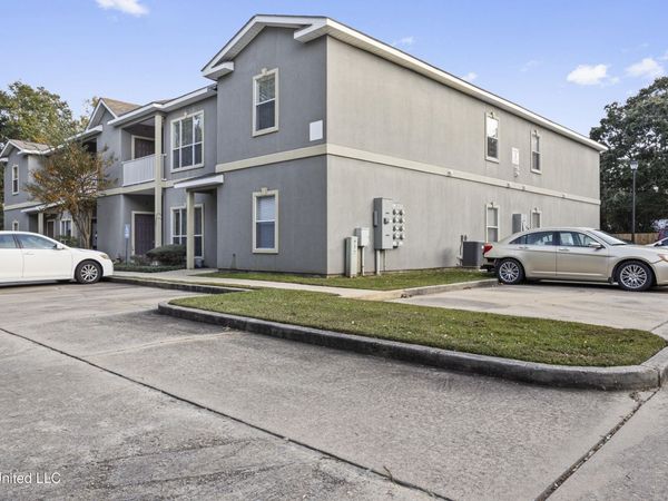 310 Holcomb Boulevard, Ocean Springs, MS 39564