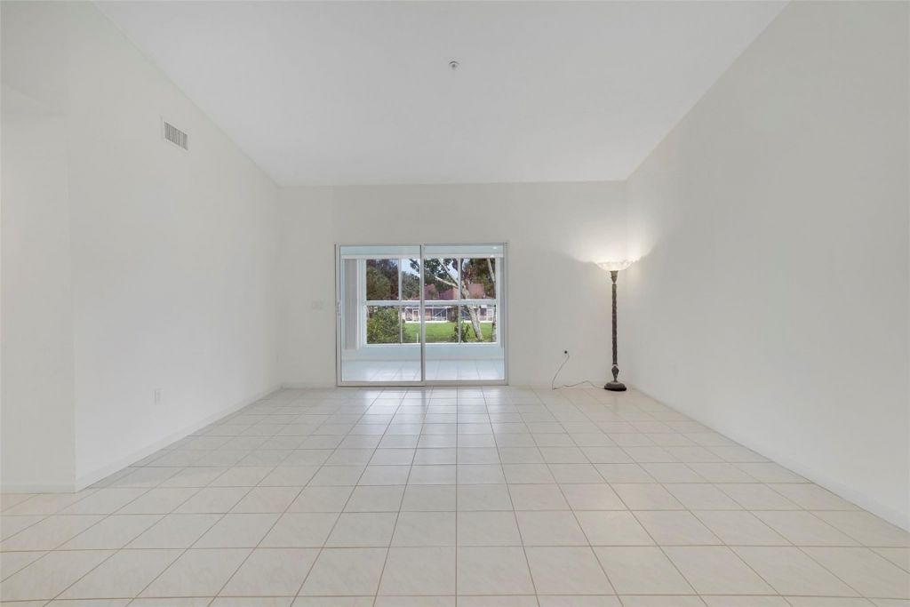 5876 Regal Glen Drive, Unit 201, Boynton Beach, FL 33437 Photo