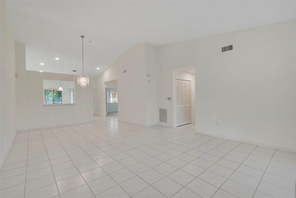 5876 Regal Glen Drive, Unit 201, Boynton Beach, FL 33437 Photo