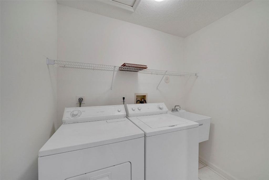 5876 Regal Glen Drive, Unit 201, Boynton Beach, FL 33437 Photo