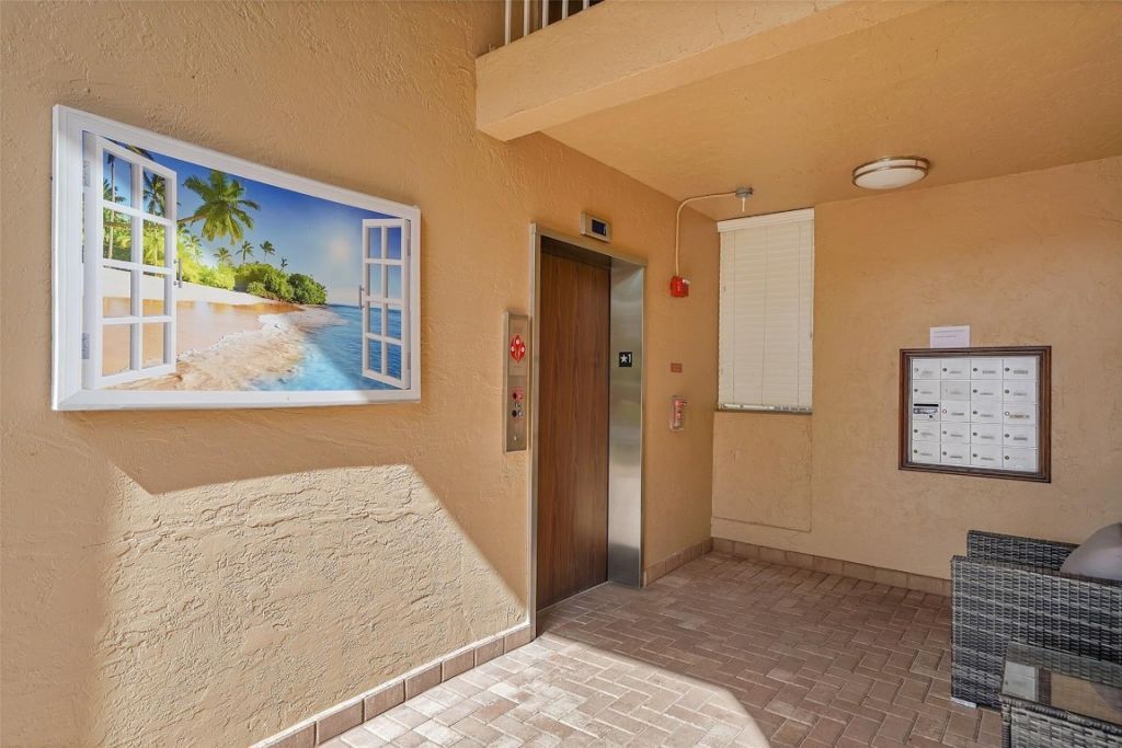 5876 Regal Glen Drive, Unit 201, Boynton Beach, FL 33437 Photo