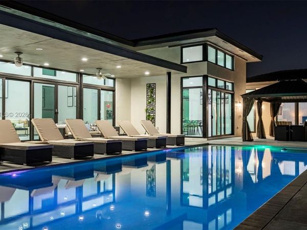 11911 NW 2 St, Plantation, FL 33325