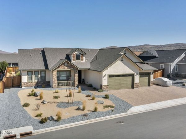 309 Coyote Crossing, Sparks, NV 89441